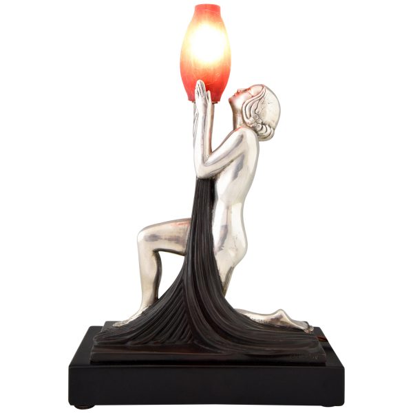 Art deco lamp met naakt in verzilverd brons