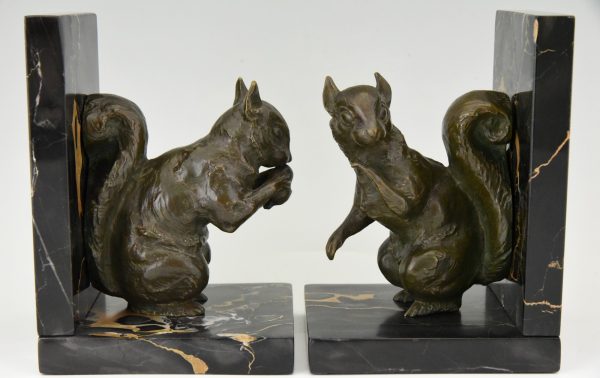 Art Deco Buchstütze Bronze Eichhörnchen