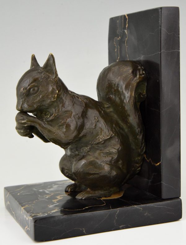 Art Deco Buchstütze Bronze Eichhörnchen