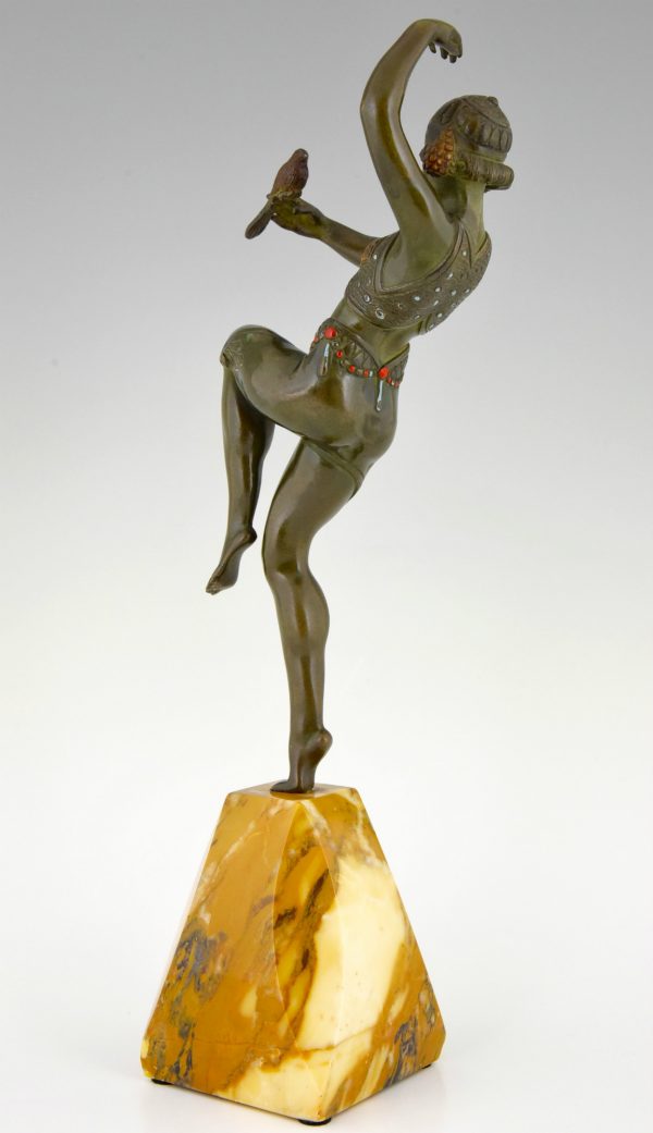 Bronze Art Deco danseuse au oiseau