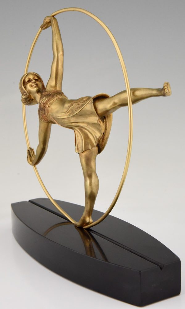 Art Deco sculpture en bronze danseuse au cerceau