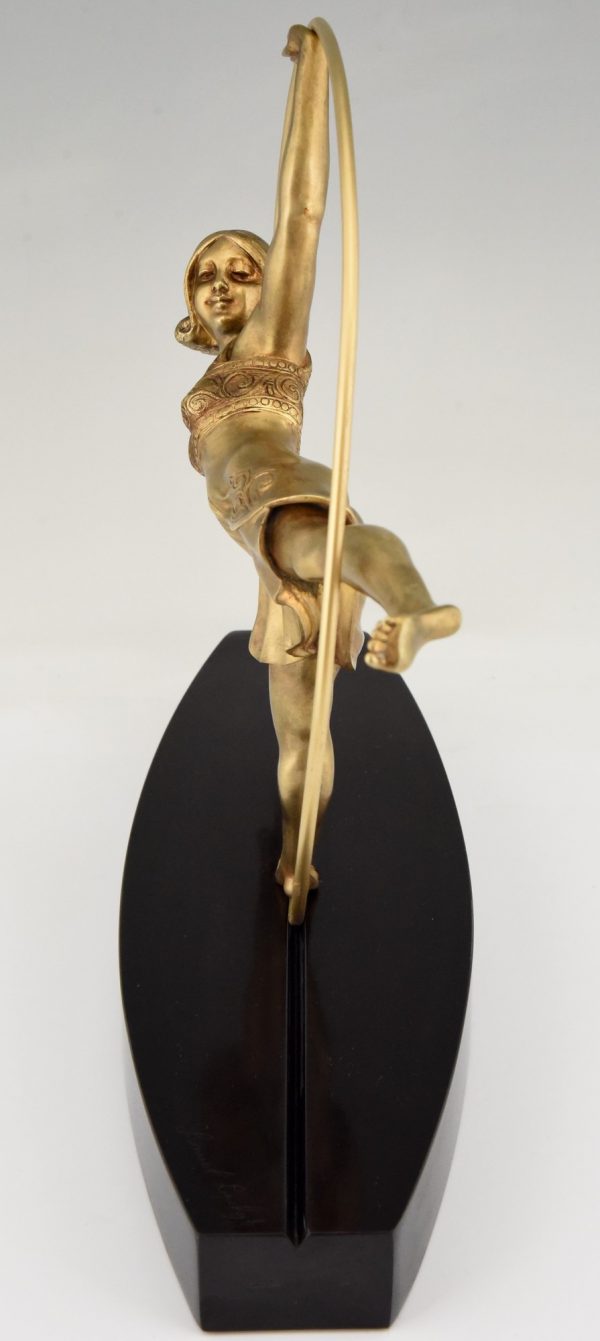 Art Deco sculpture en bronze danseuse au cerceau