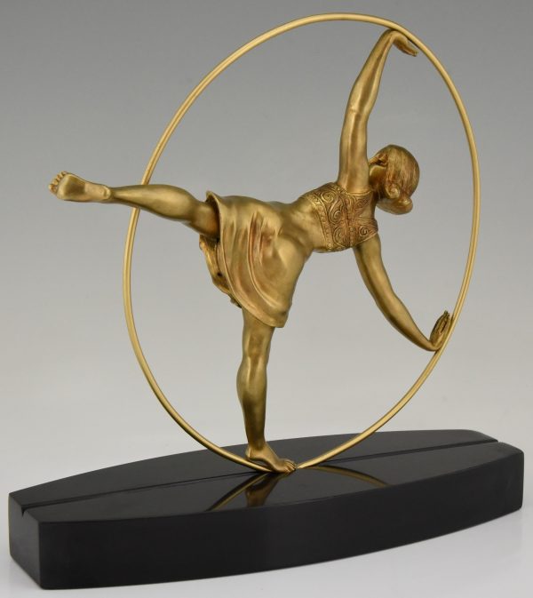 Art Deco sculpture en bronze danseuse au cerceau