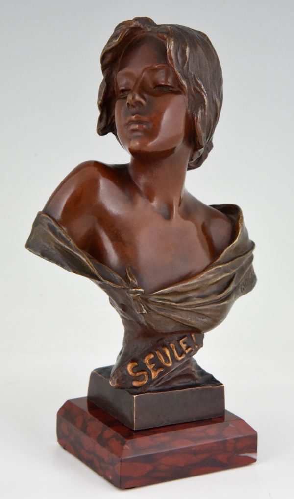 Seule Art Nouveau bronze d’une femme
