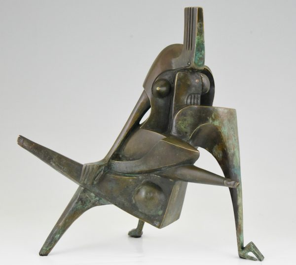 The kiss, modern bronze sculpture embracing couple
