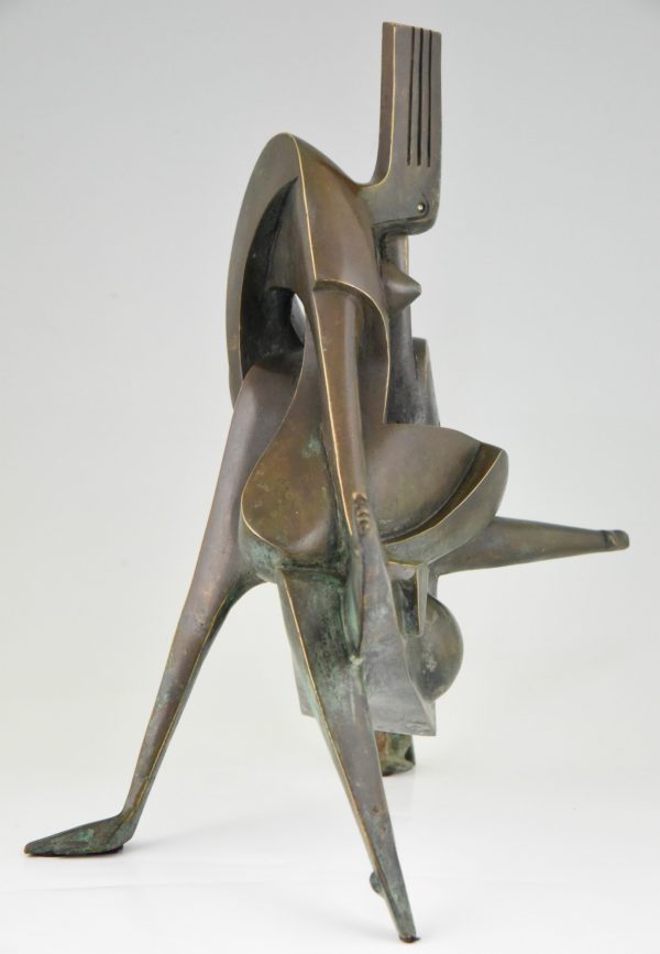 The kiss, modern bronze sculpture embracing couple