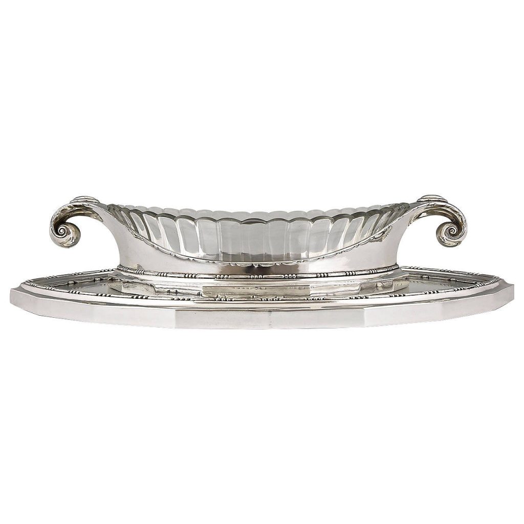 Très jolie saucière en Métal argenté  Gallia . ART DECO