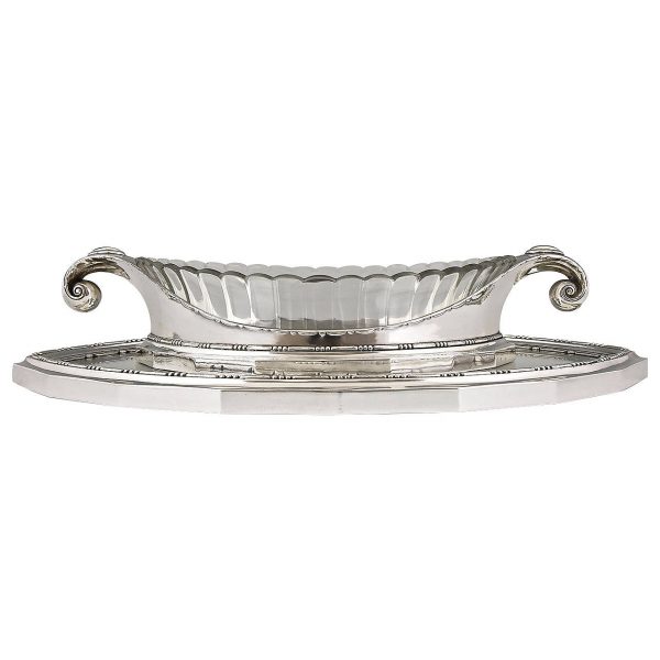 Art Deco silvered flowerdish with mirror plateau.