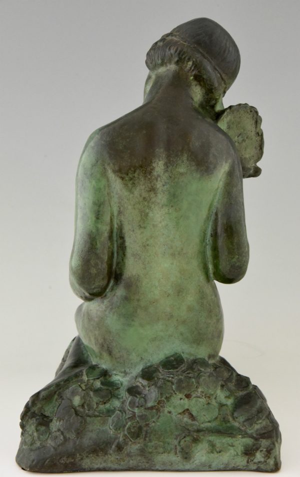 Art Deco Bronze Skulptur Mädchen mit Turteltaube