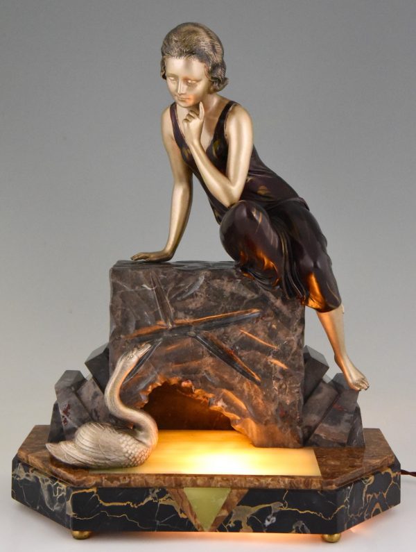 Art Deco sculpture lampe femme et cygne