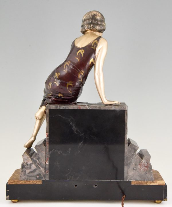 Art Deco figural lamp sculpture lady with swan