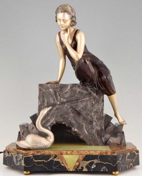 Art Deco sculptuur lamp vrouw met zwaan