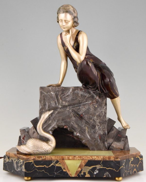 Art Deco sculpture lampe femme et cygne