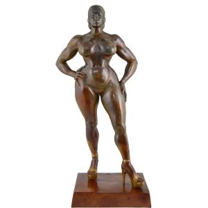 Venus Hottentote, bronze sculpture of a nude H. 38.2 inch.
