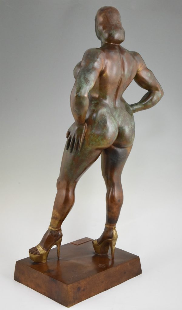 Venus Hottentote, bronze sculpture of a nude H. 38.2 inch.