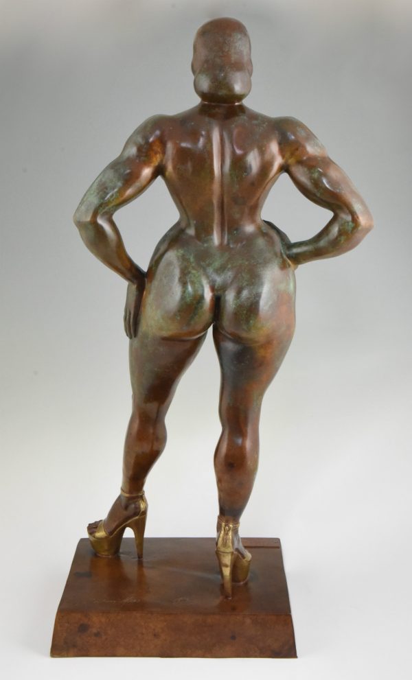 Venus Hottentote, bronze sculpture of a nude H. 38.2 inch.