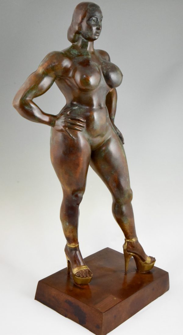 Venus Hottentote, sculpture en bronze nue feminin, 97 cm.