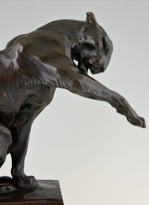 Art Deco bronze sculpture of a sitting panther