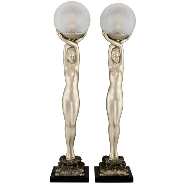 Art Deco lamp zilver staand naakt