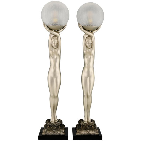 Lampe de style Art Deco femme nue au ballon