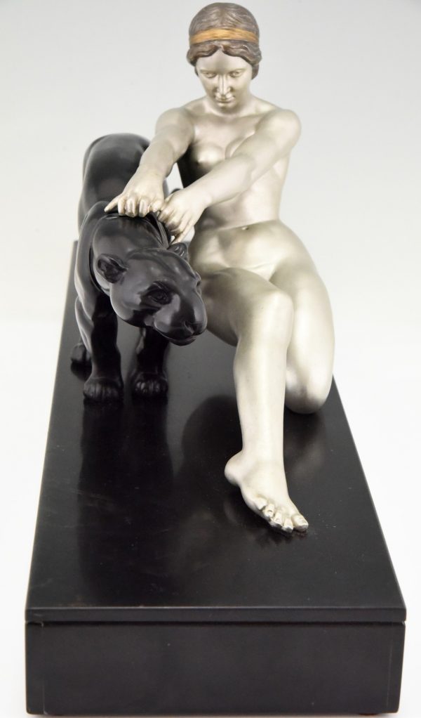 Art Deco sculptuur naakte vrouw met panter