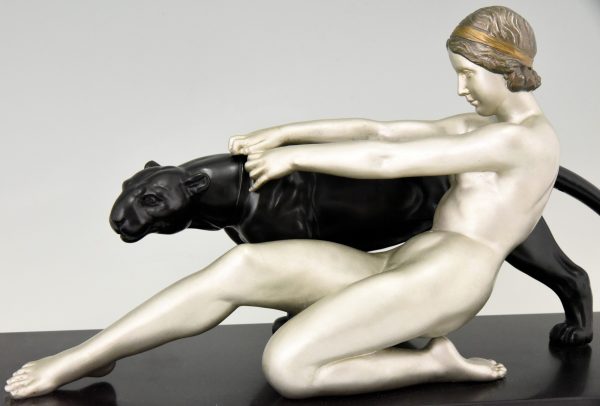 Art Deco sculptuur naakte vrouw met panter
