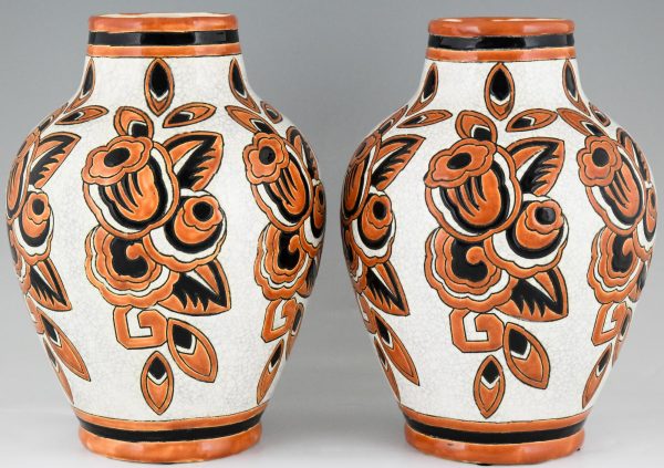 Paar Art Deco Vasen Craquelé Keramik mit Blumen