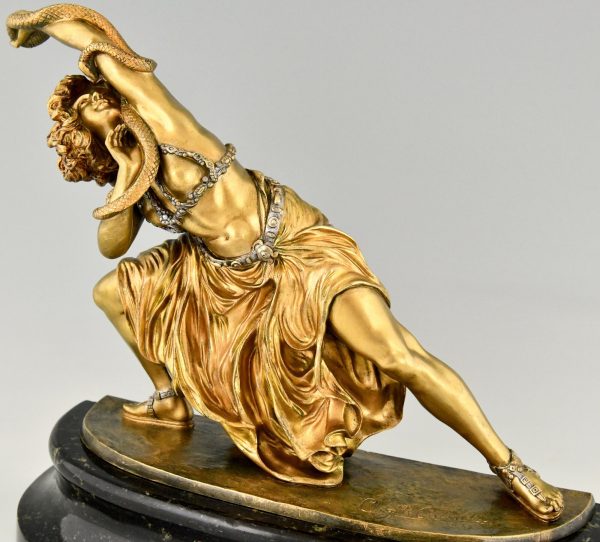 Sculpture en bronze Art Deco danseuse au serpent Carthage