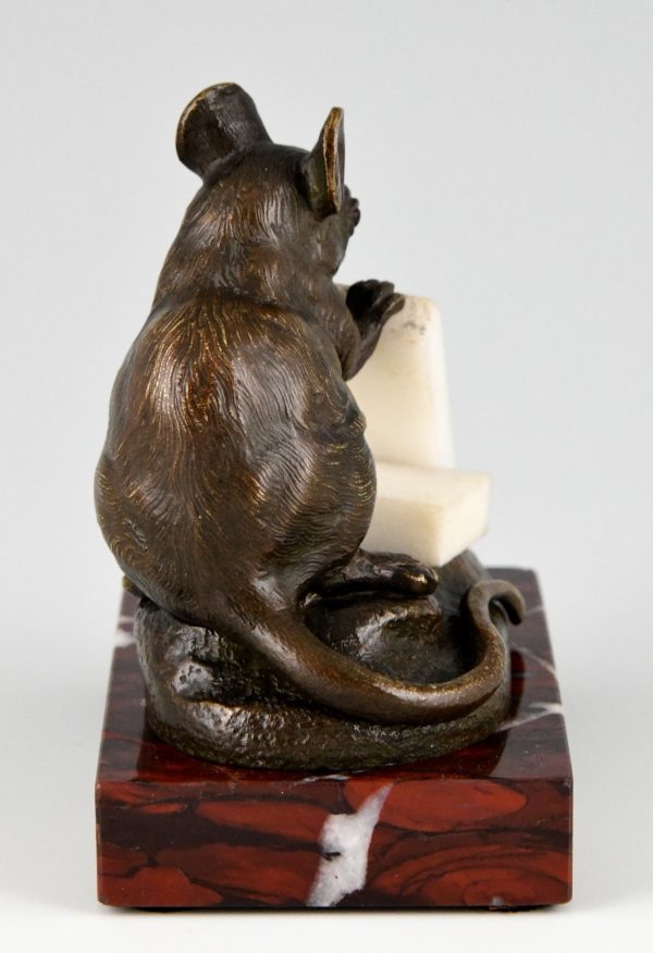 Antiek bronzen sculptuur muis met suiker