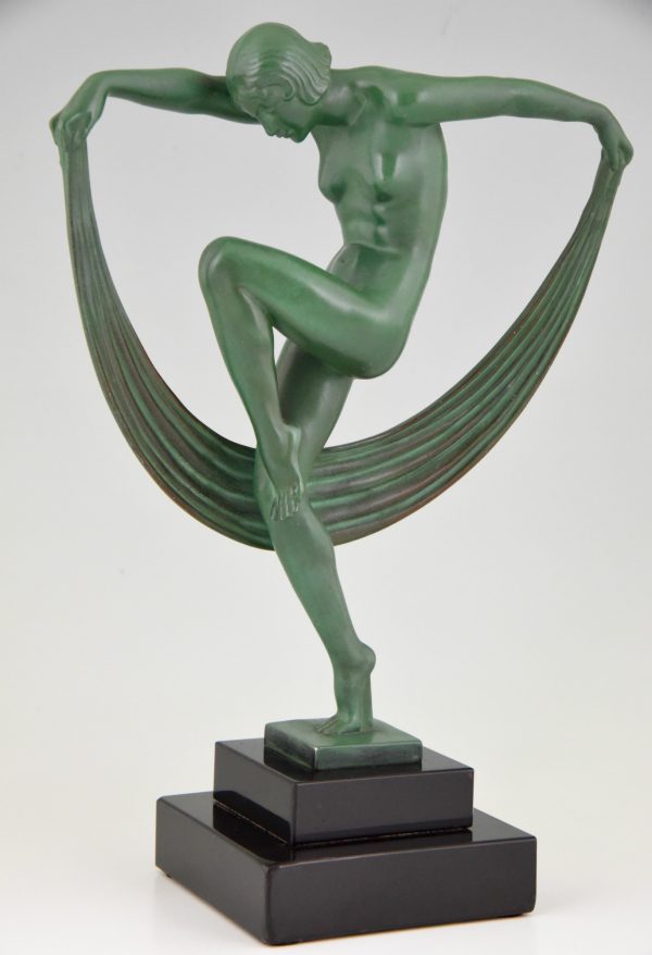 Sculpture Art Deco danseuse nue au voile