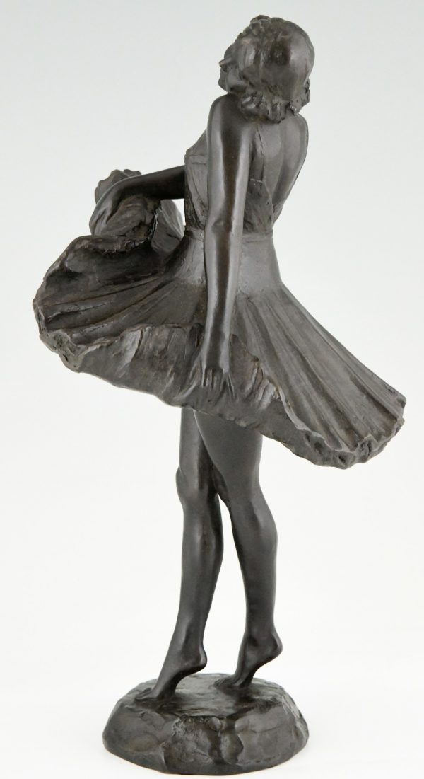 Art Deco bronze sculpture of a ballerina