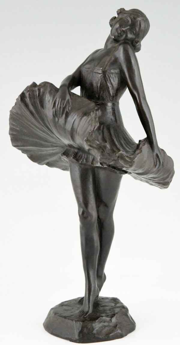 Art Deco bronze sculpture of a ballerina