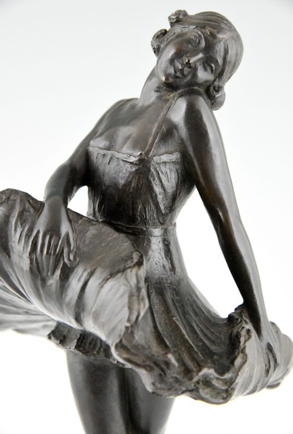 Art Deco bronze sculpture of a ballerina