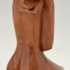 Kubistische hout sculptuur geknielde vrouw