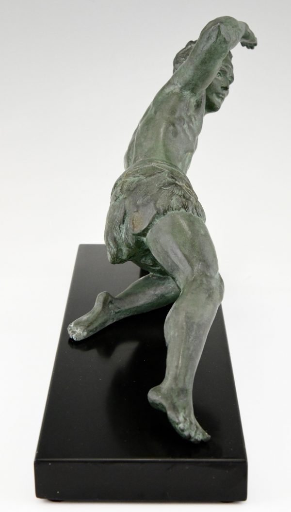 Art Deco sculpture homme à l’affût