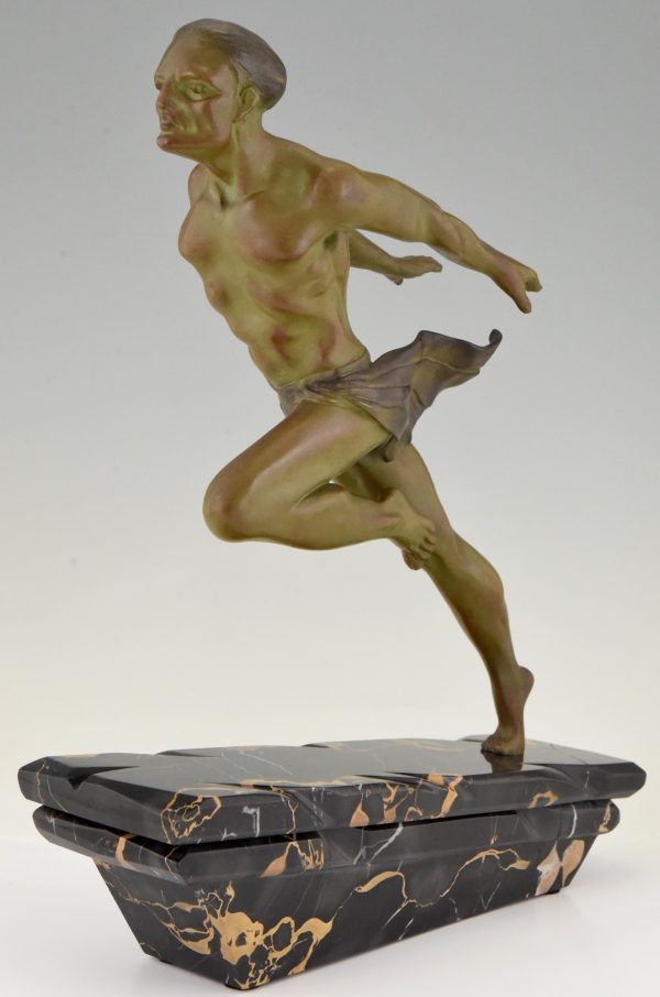 Art Deco sculpture homme courant athlete