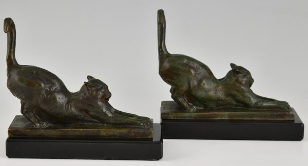 Art Deco bronzen boekensteunen met katten