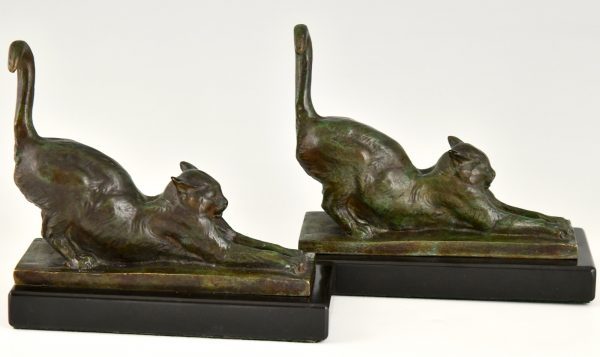 Art Deco Buchstützen in Bronze mit Katzen