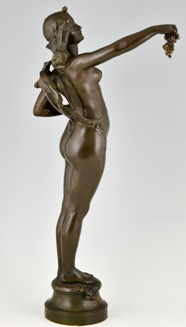 Les Raisins, Art Nouveau bronze sculpture nude with grapes