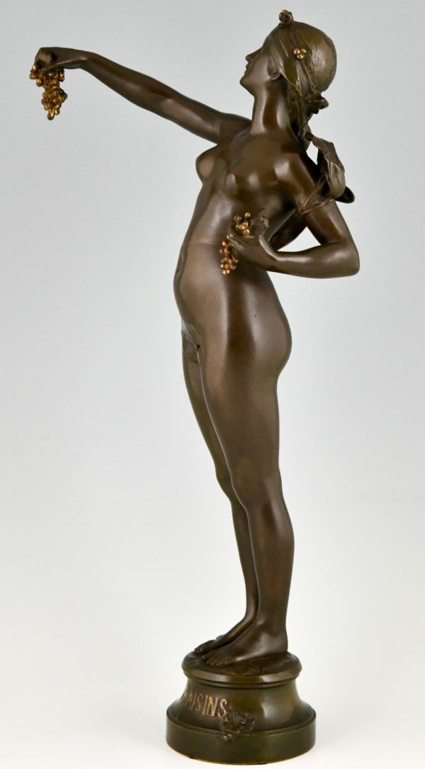 Les Raisins, Art Nouveau bronze sculpture nude with grapes