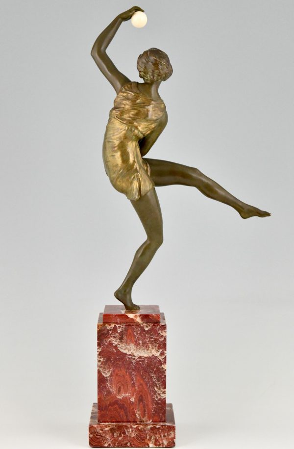 Art Deco bronzen sculptuur danseres met bal