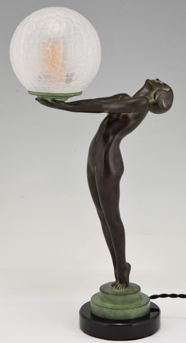 Art Deco style lamp nude with globe LUEUR LUMINEUSE 38 cm.