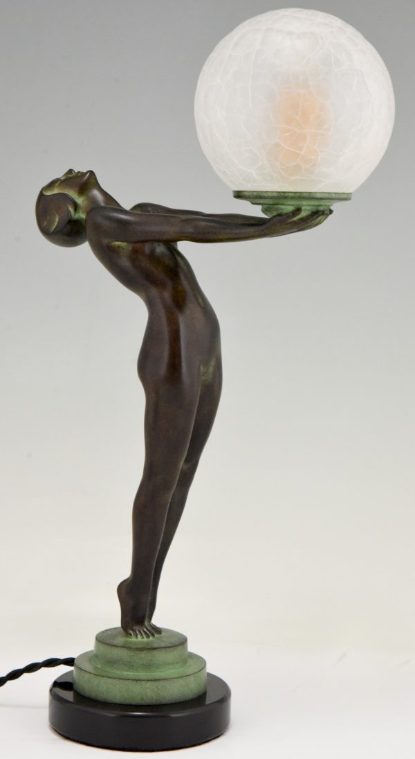 Art Deco style lamp nude with globe Clarté LUEUR LUMINEUSE 38 cm.