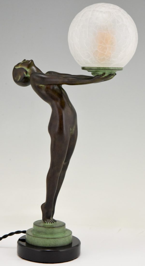 Art Deco style lamp nude with globe LUEUR LUMINEUSE 38 cm.