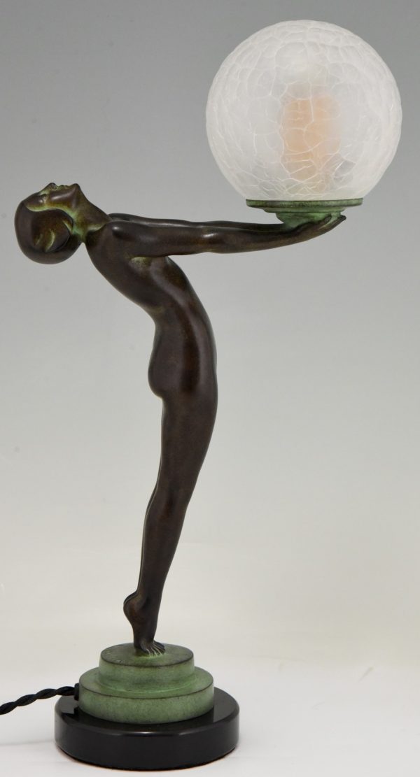 Art Deco style lamp nude with globe Clarté LUEUR LUMINEUSE 38 cm.