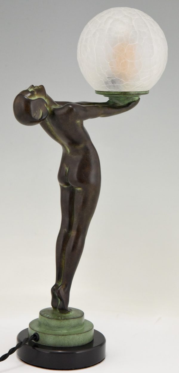 Art Deco style lamp nude with globe Clarté LUEUR LUMINEUSE 38 cm.
