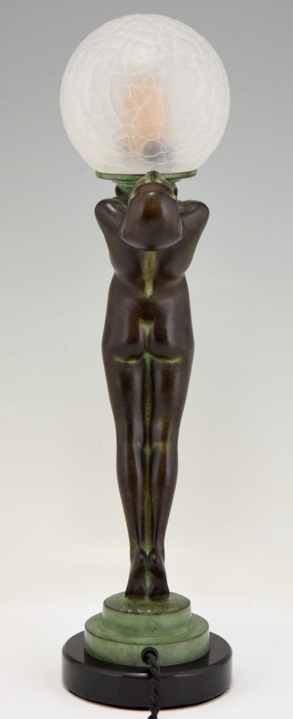 Art Deco style lamp nude with globe Clarté LUEUR LUMINEUSE 38 cm.