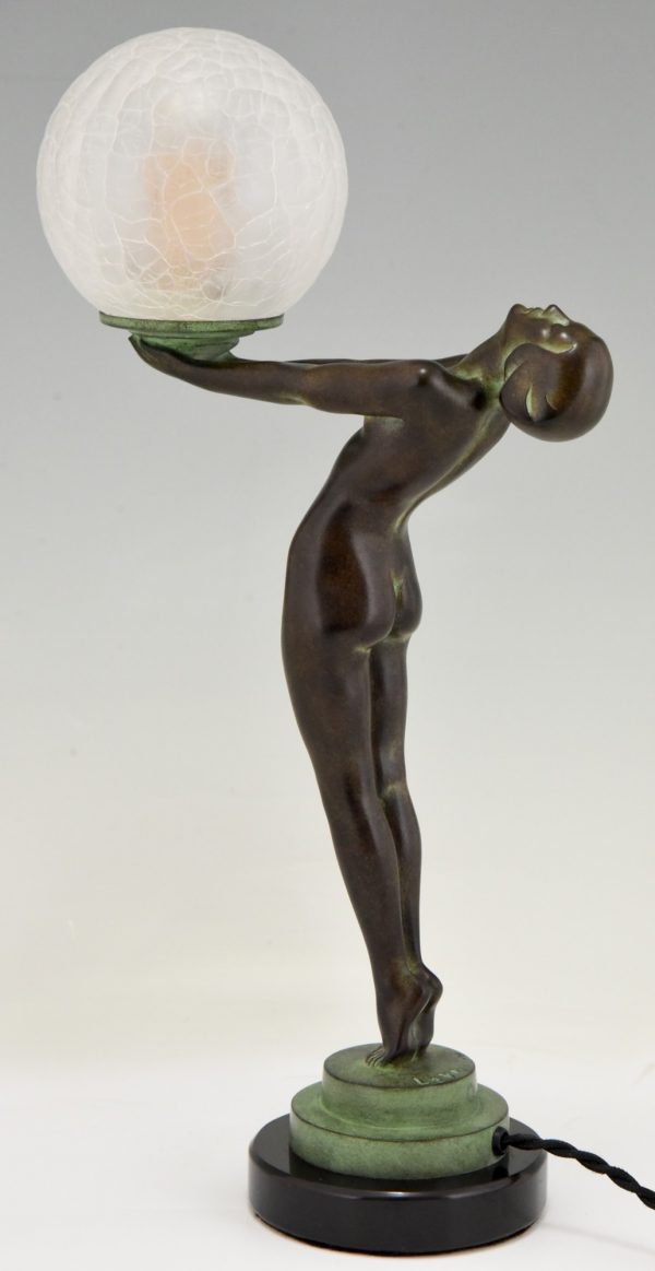 Art Deco style lamp nude with globe LUEUR LUMINEUSE 38 cm.