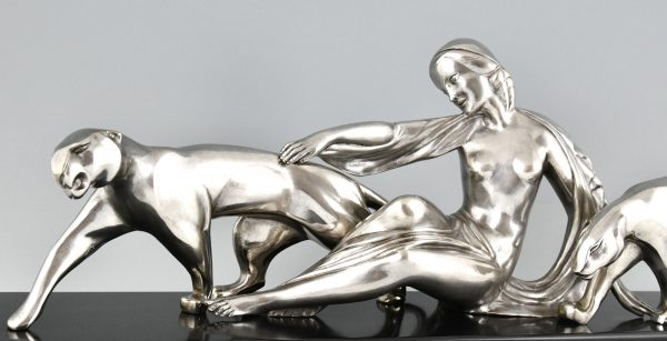 Art Deco sculpture en bronze femme aux panthères