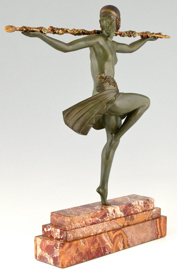 Art Deco bronzen beeld danseres met thyrsus staf